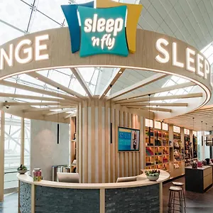  Hotel a capsule Sleep 'n Fly Sleep Lounge, B-gates Terminal 3 - Transit Only